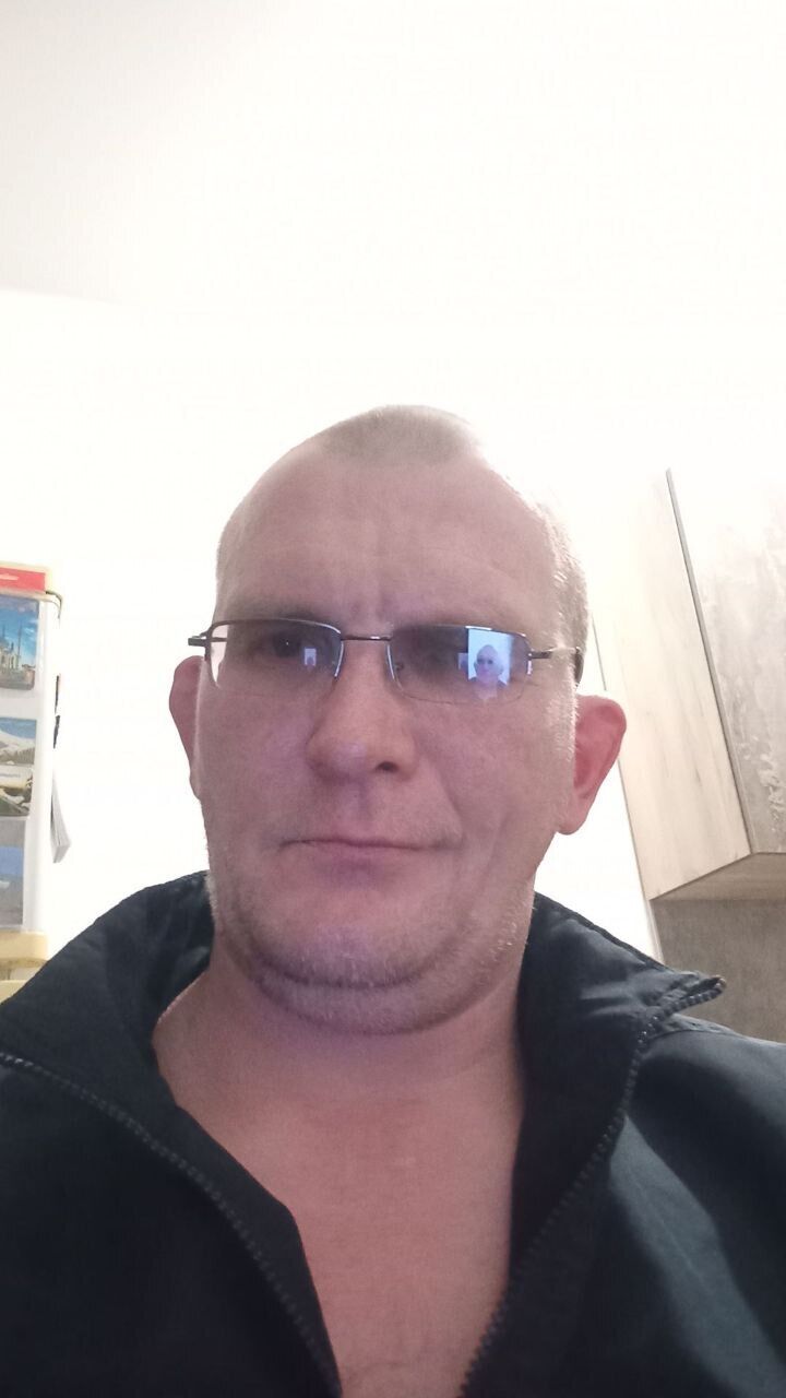  48240517  BaD, 41 ,    