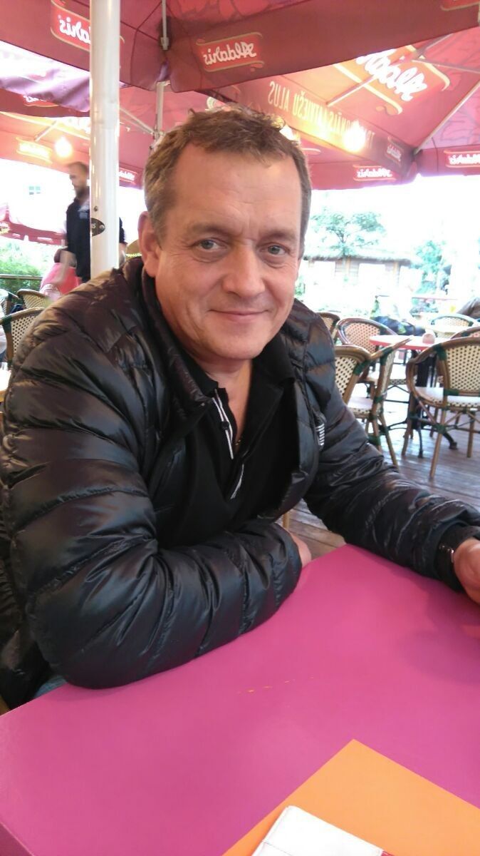  11360677  Andrej, 60 ,    
