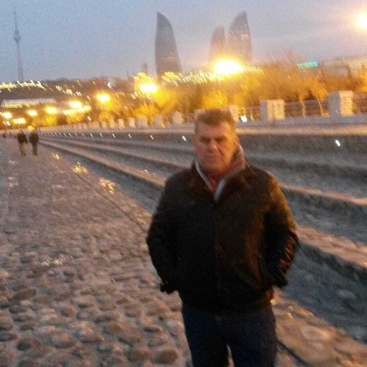  50225297  Hakan, 55 ,    