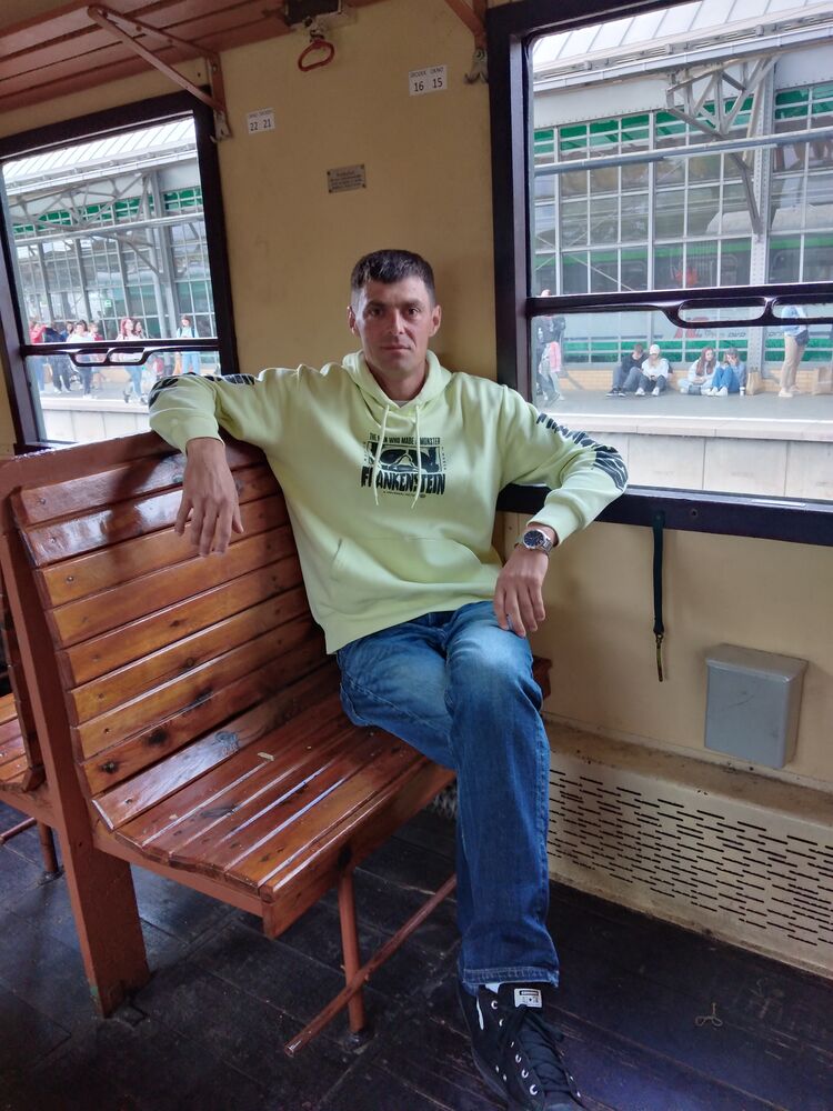  51838137  Spartak, 40 ,    