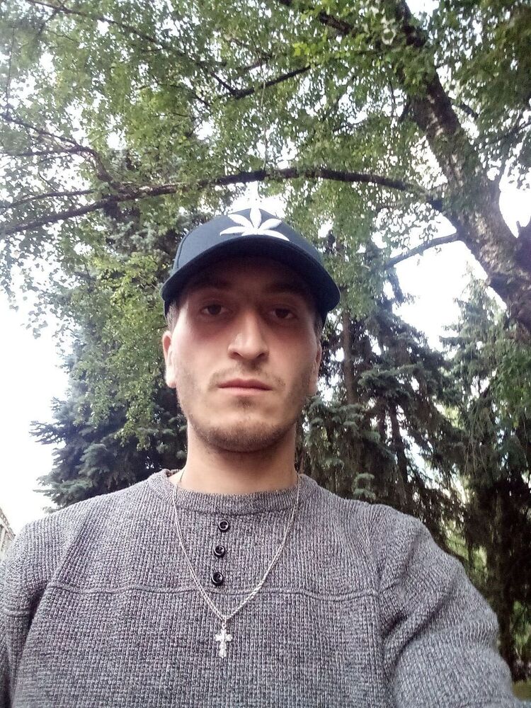  ,   Artyom, 25 ,   ,   