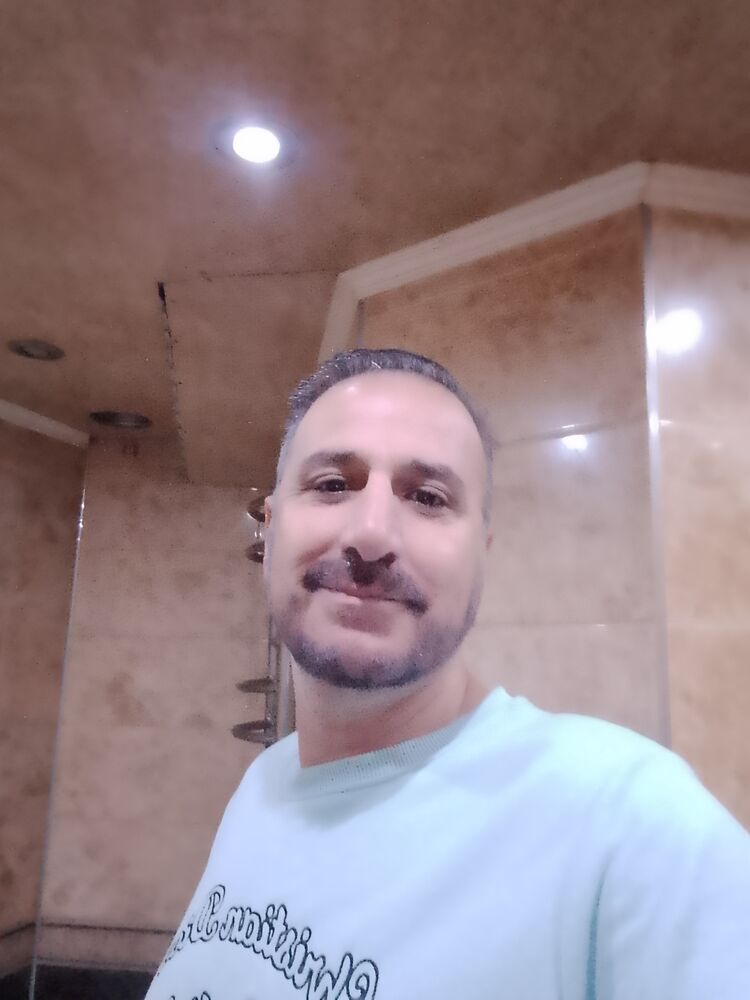  48206577  Nidal, 48 ,    