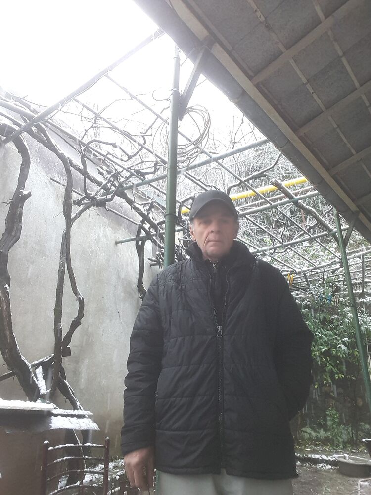  40287207  Daniel, 55 ,    