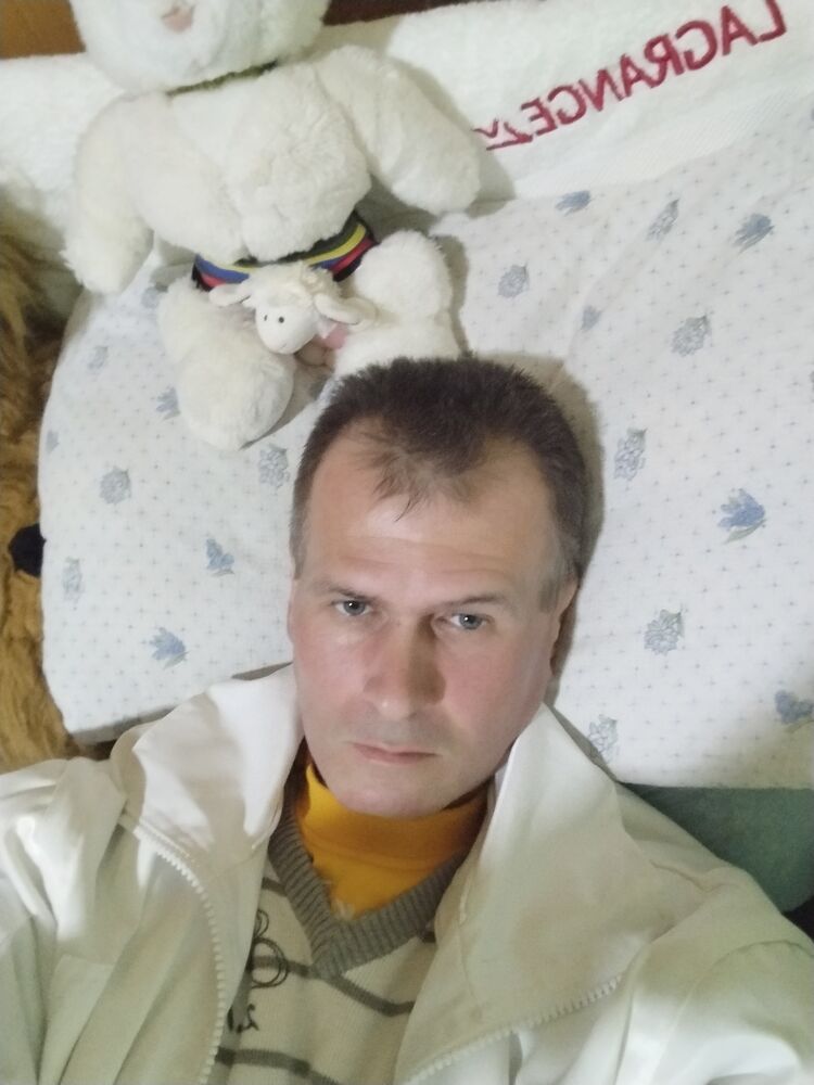  40453387  Vladislav, 48 ,    
