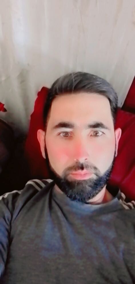  31531467  Nik, 37 ,    
