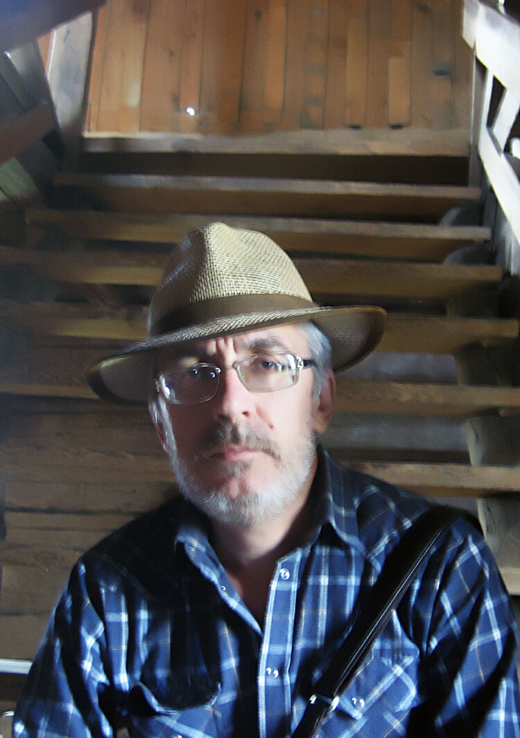  44278547  Sergey, 64 ,    