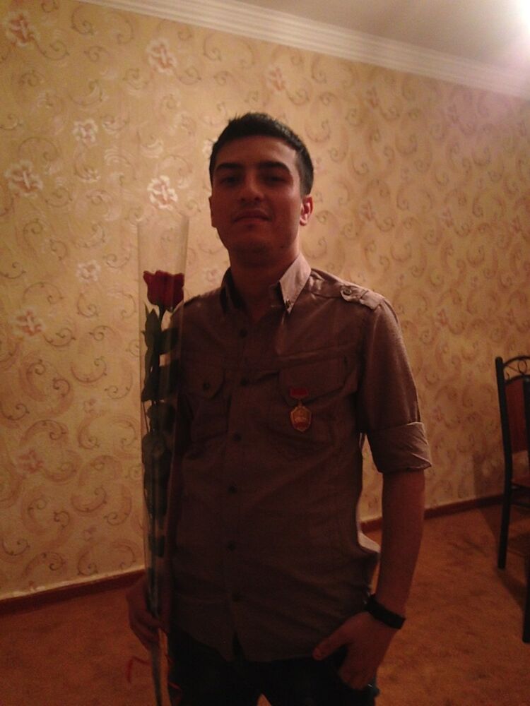  ,   Farik, 34 ,   