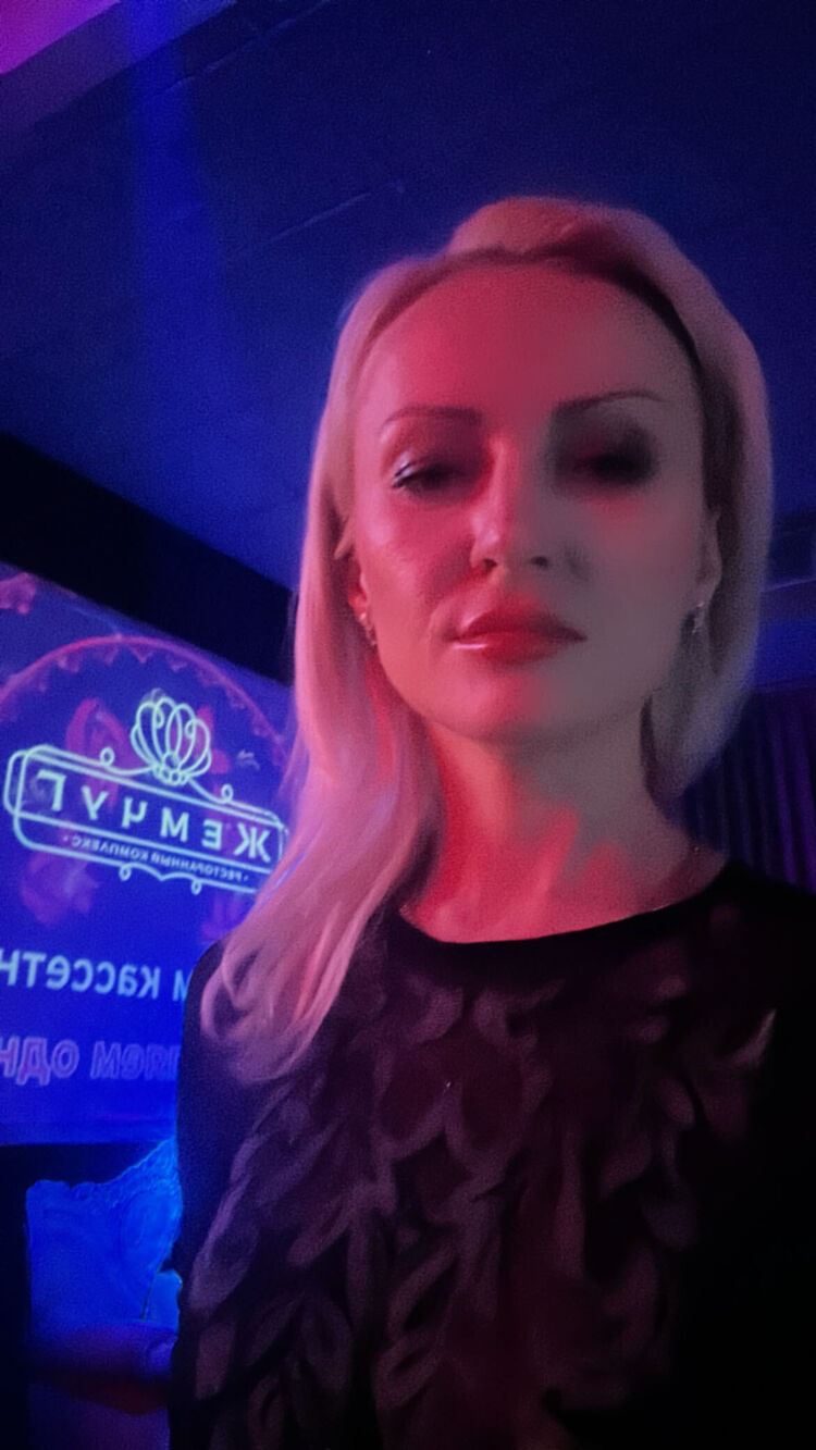  53275617  Helen, 38 ,    