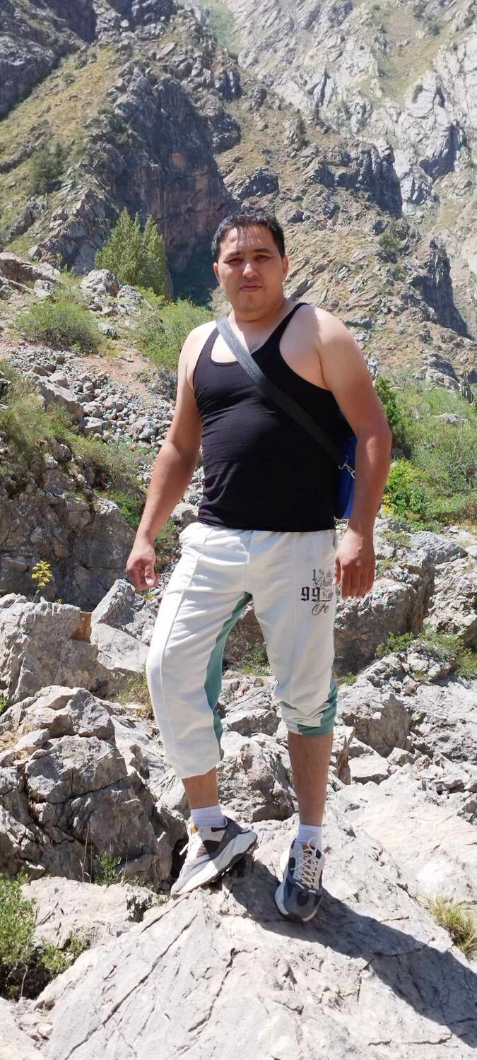  53577657  Eshmatov, 37 ,    