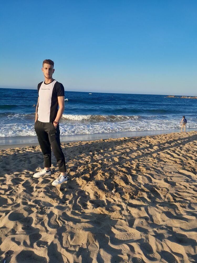  Algiers,   Nassim, 24 ,     , c 