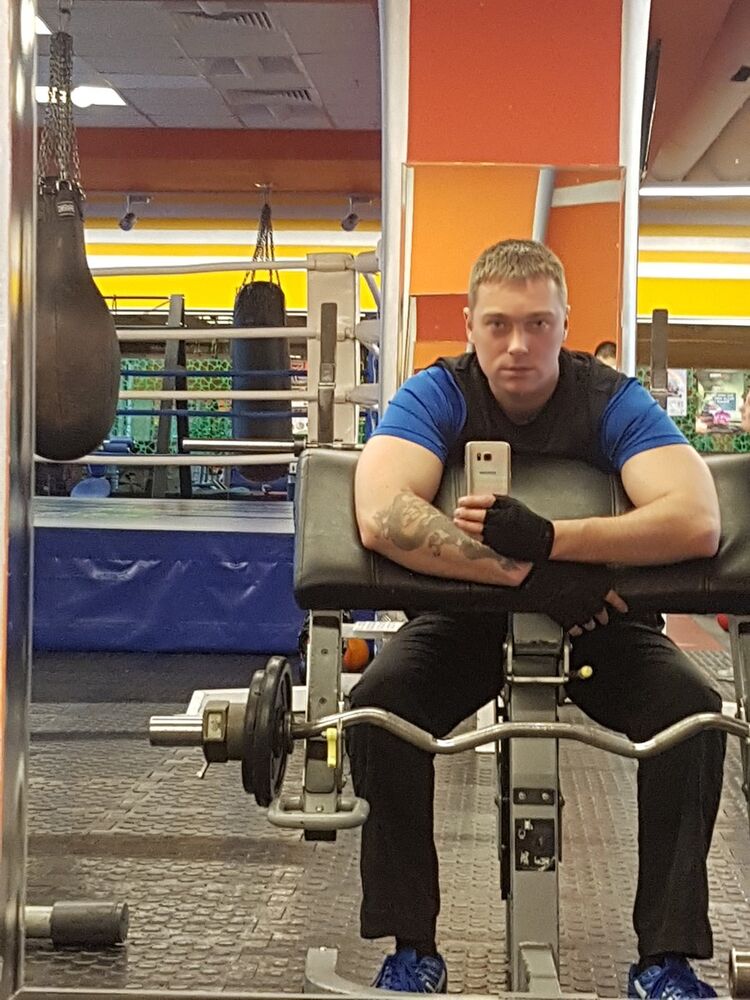  11522977  Vitaly, 42 ,    