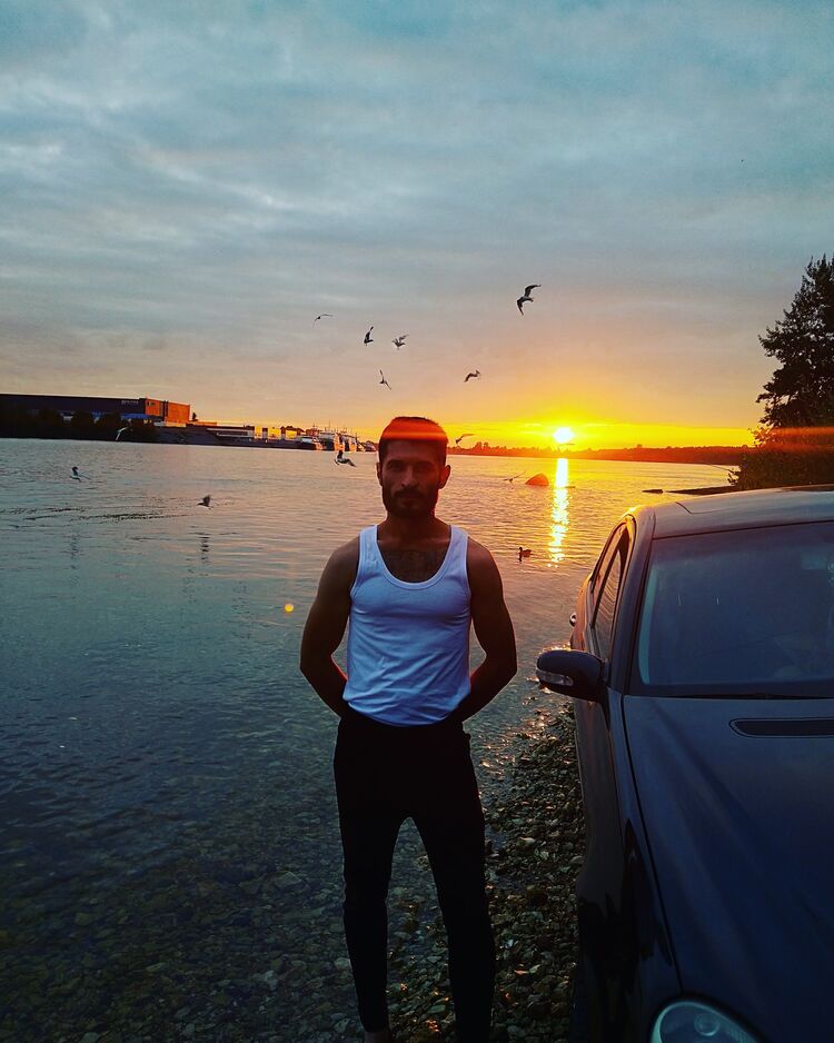  33497967  Artur, 33 ,    