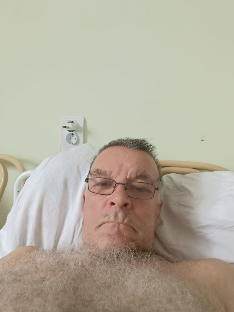  52889207  , 57 ,    
