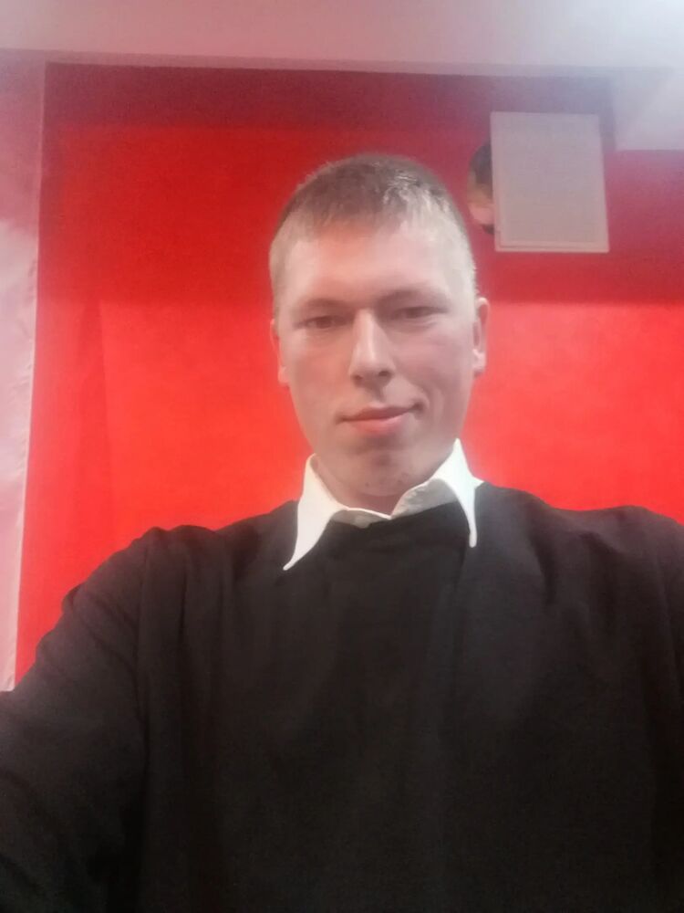  42536407  Ilya, 24 ,    -