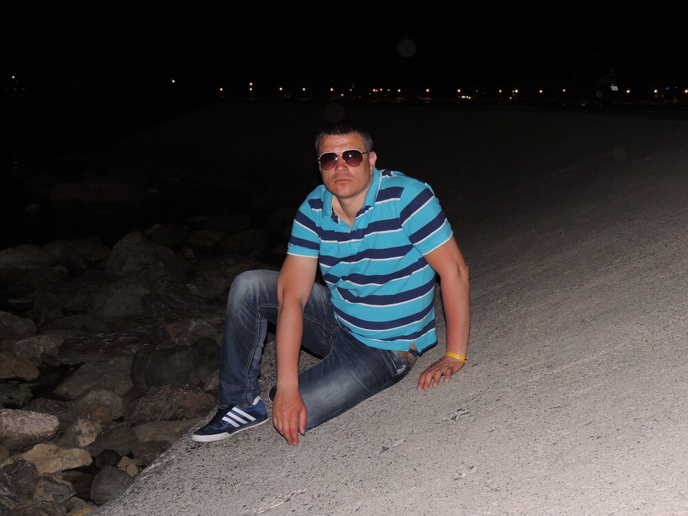  11132897  Andrii, 49 ,    