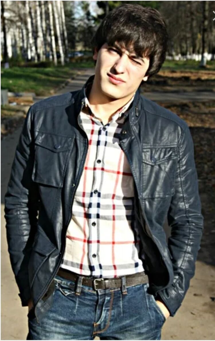 Точики бача