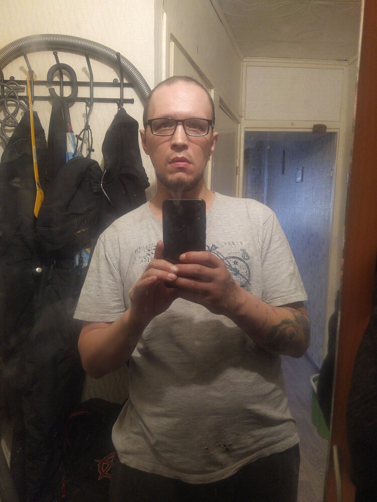  52779047  , 34 ,    