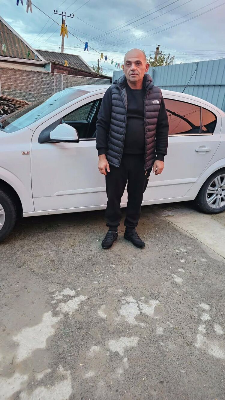  50509357  Agasi, 46 ,    