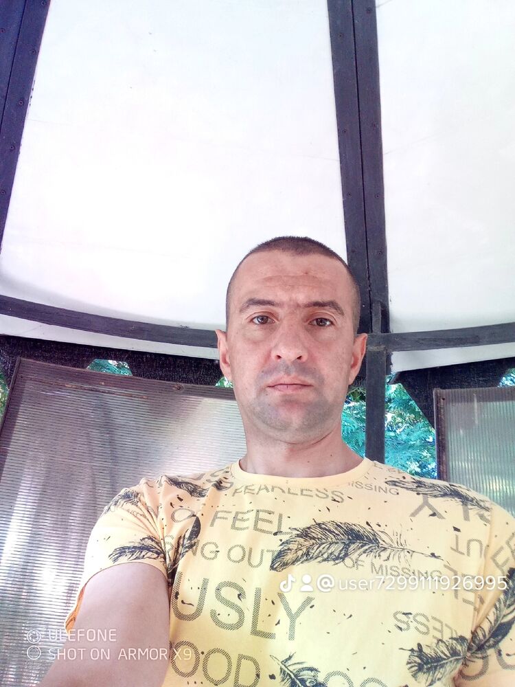  33405157  Ivan, 40 ,    