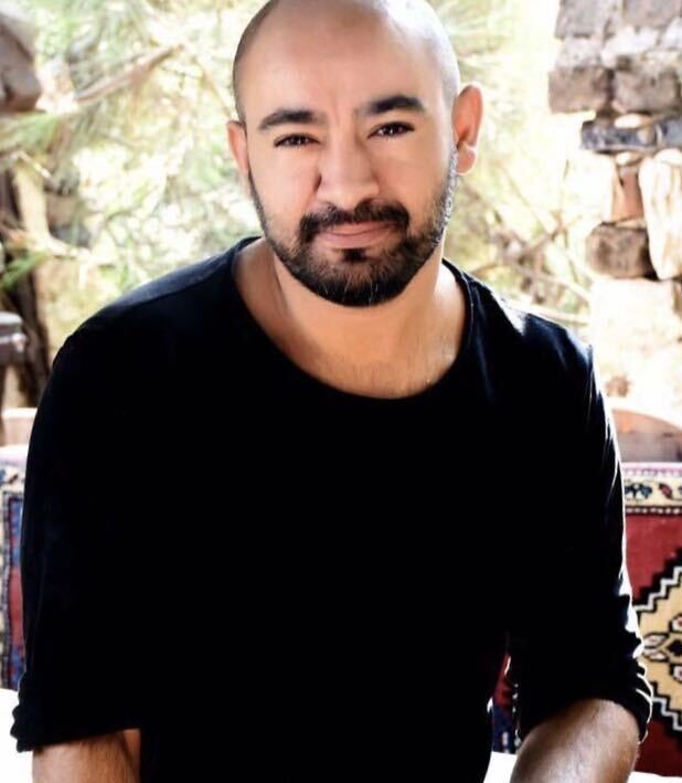  23004697  Emrah, 41 ,    