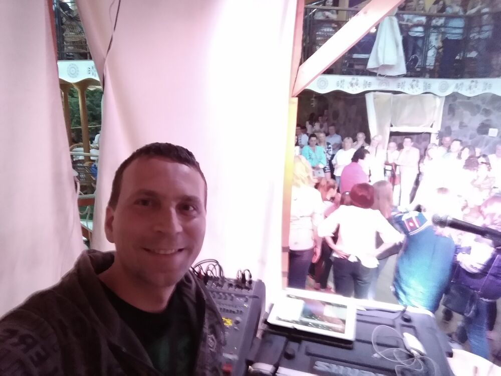  ,   Alex, 42 ,   