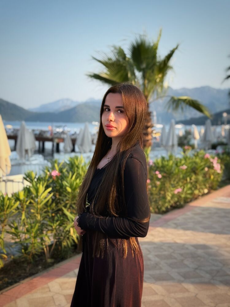 ,   Hristinail, 22 ,  