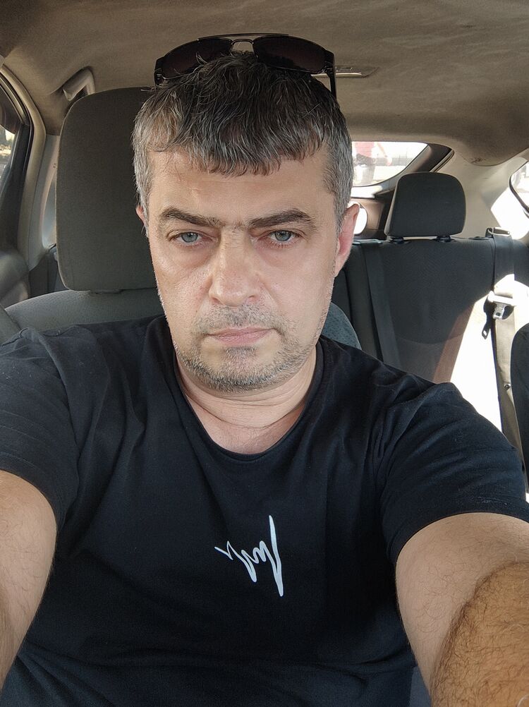  37098517  , 52 ,    