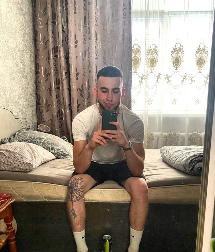  ,   Denis, 23 ,   ,   