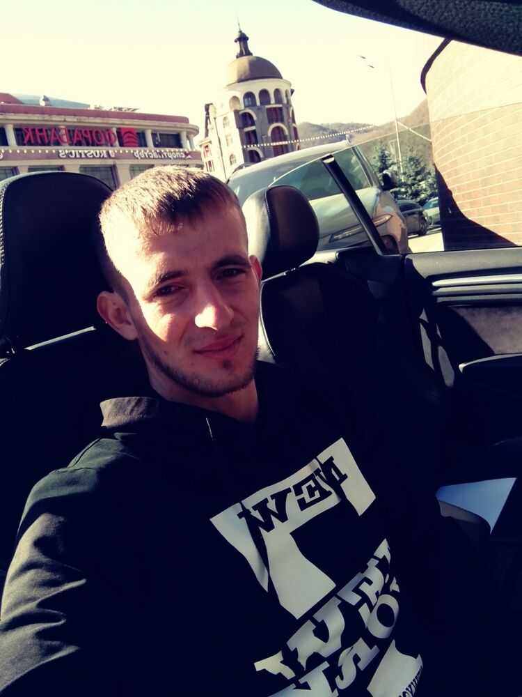  ,   Victor, 27 ,   ,   