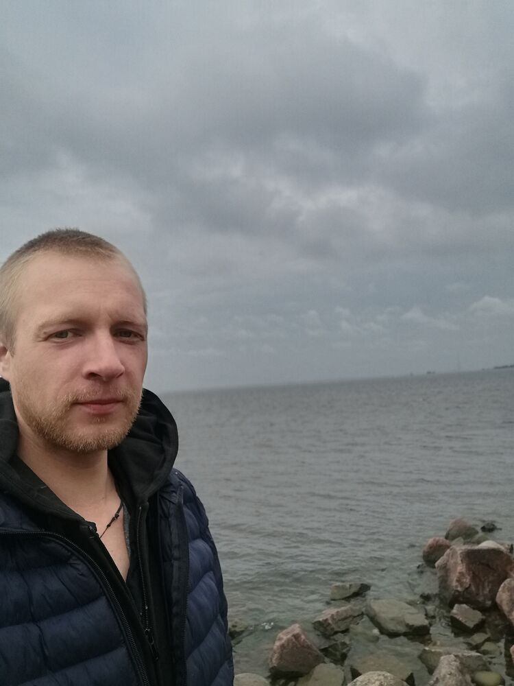  31738117  , 32 ,    