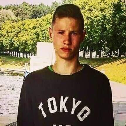  32671637  GARIK, 23 ,    
