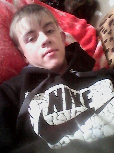  6707847  Stas, 28 ,    