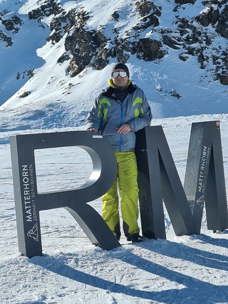  49814607  Stal, 39 ,    