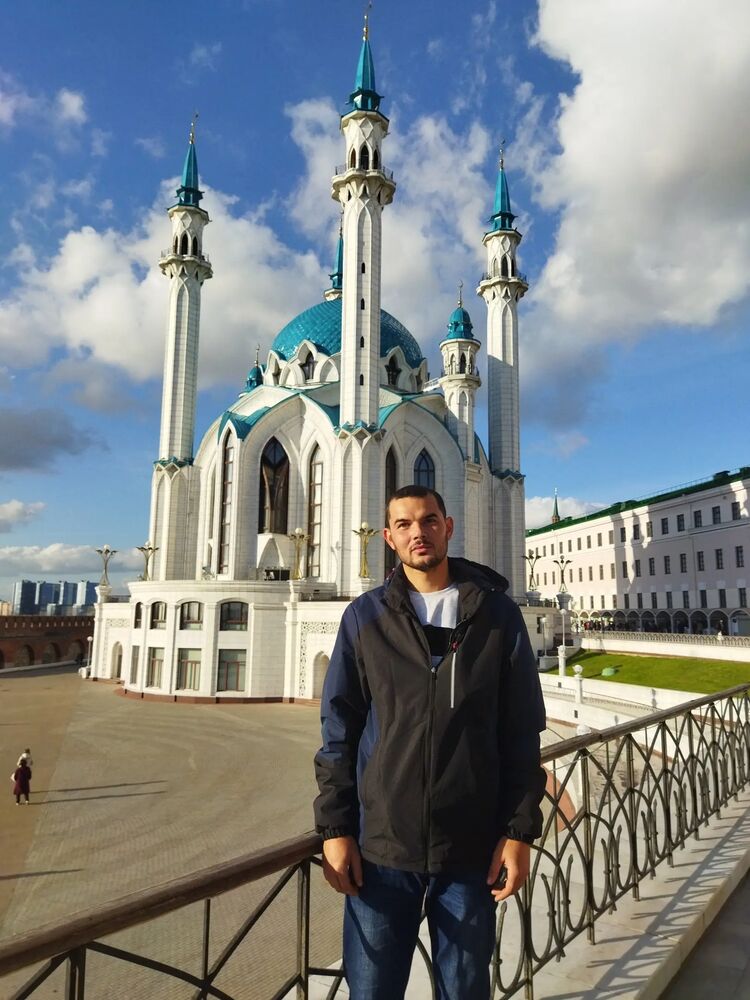  40079907  Nikolay, 26 ,    