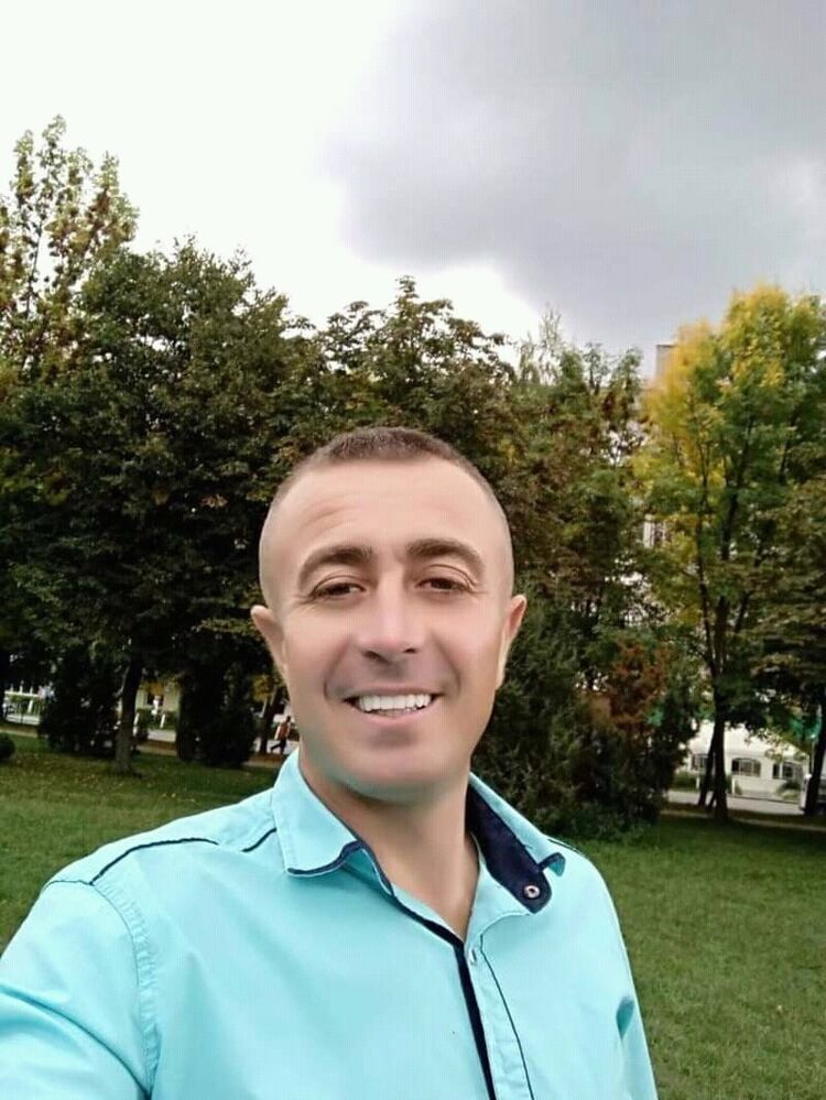  ,   Ihor, 41 ,   ,   , c 