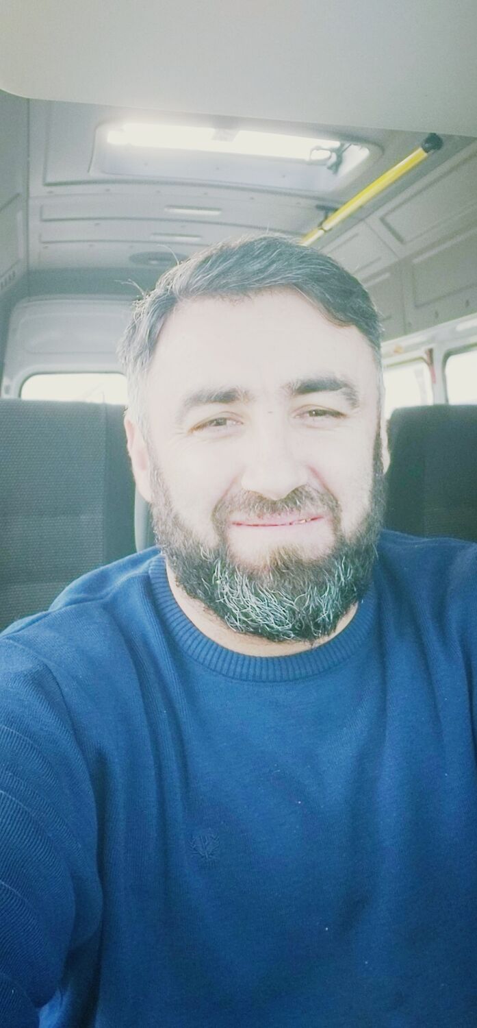  40517587  Emre, 42 ,     
