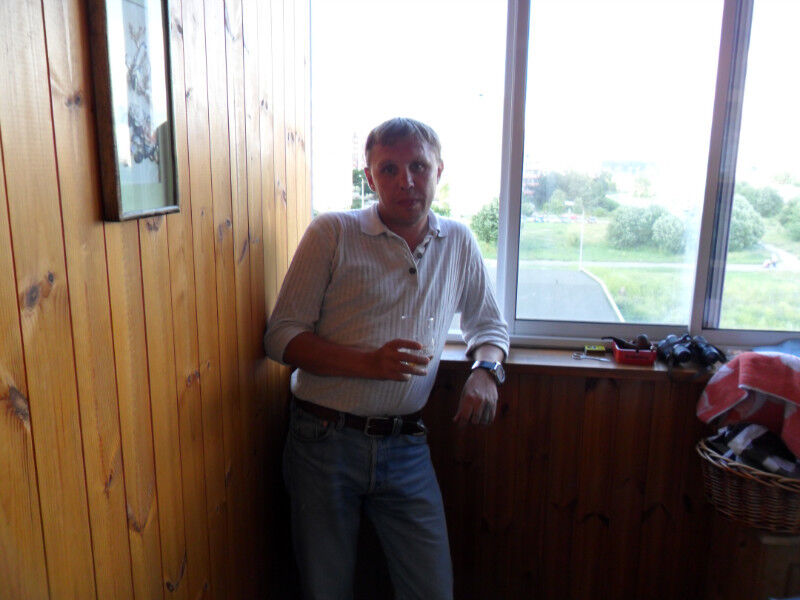  4491197  Oleg, 52 ,    