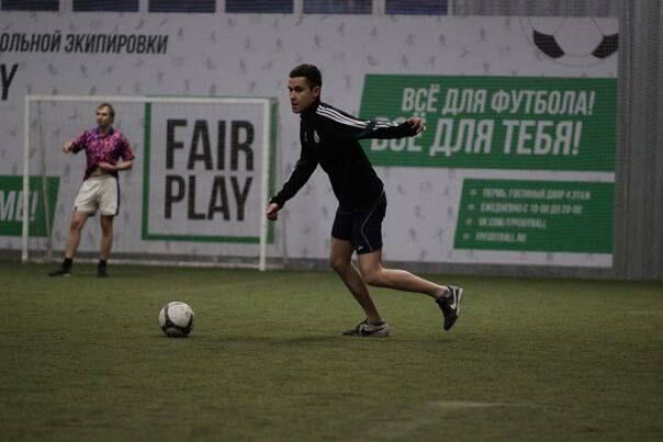  37620507  Non Grata, 32 ,    