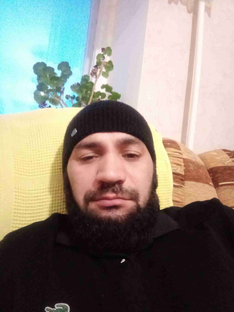  ,   Khabib, 37 ,   ,   