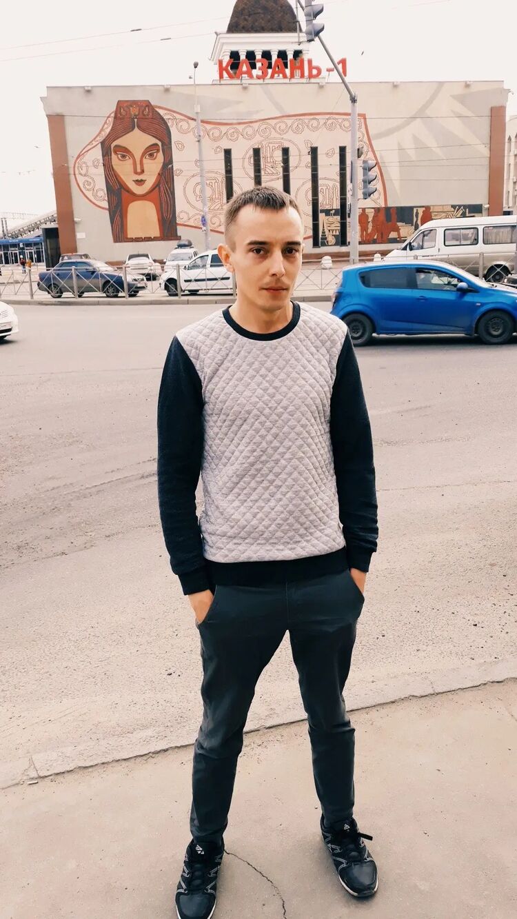  52422047  Vladislav, 33 ,    