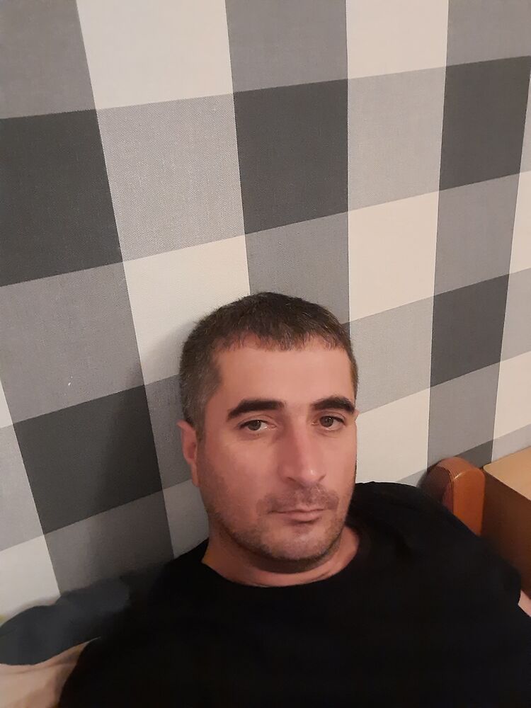  53777627  Koba, 39 ,    