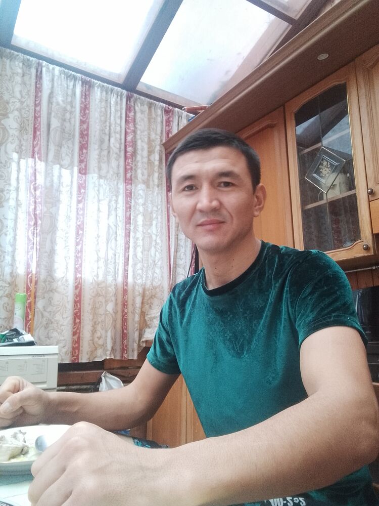  30705187  Bek, 34 ,    