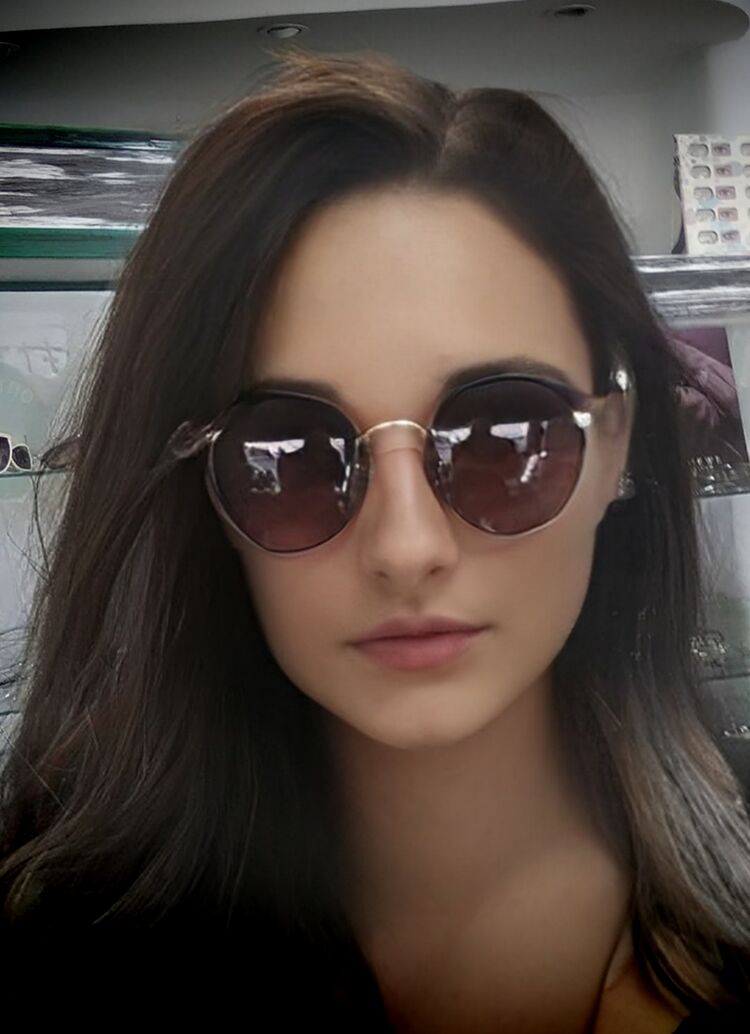  ,   Alexa, 32 ,   ,   
