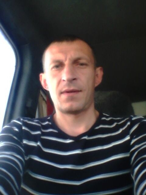  8138037  Walera, 49 ,    