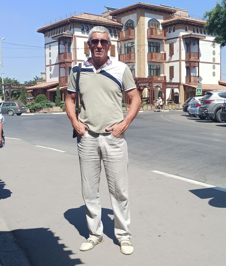  49529687  Andry, 53 ,    --