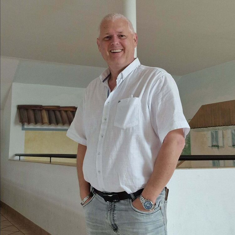  51048867  David frank, 60 ,    