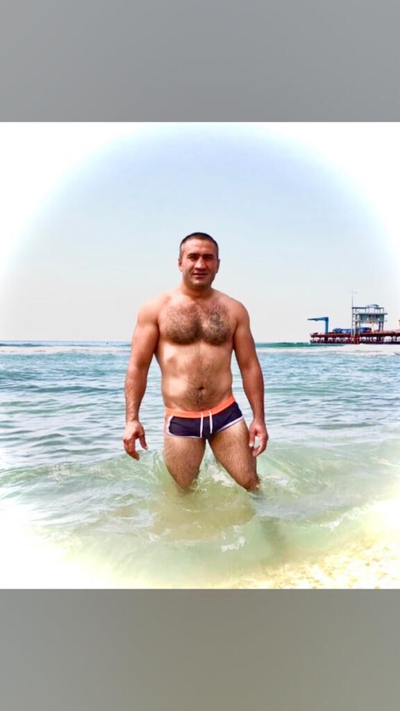  23526927  Murik, 40 ,    