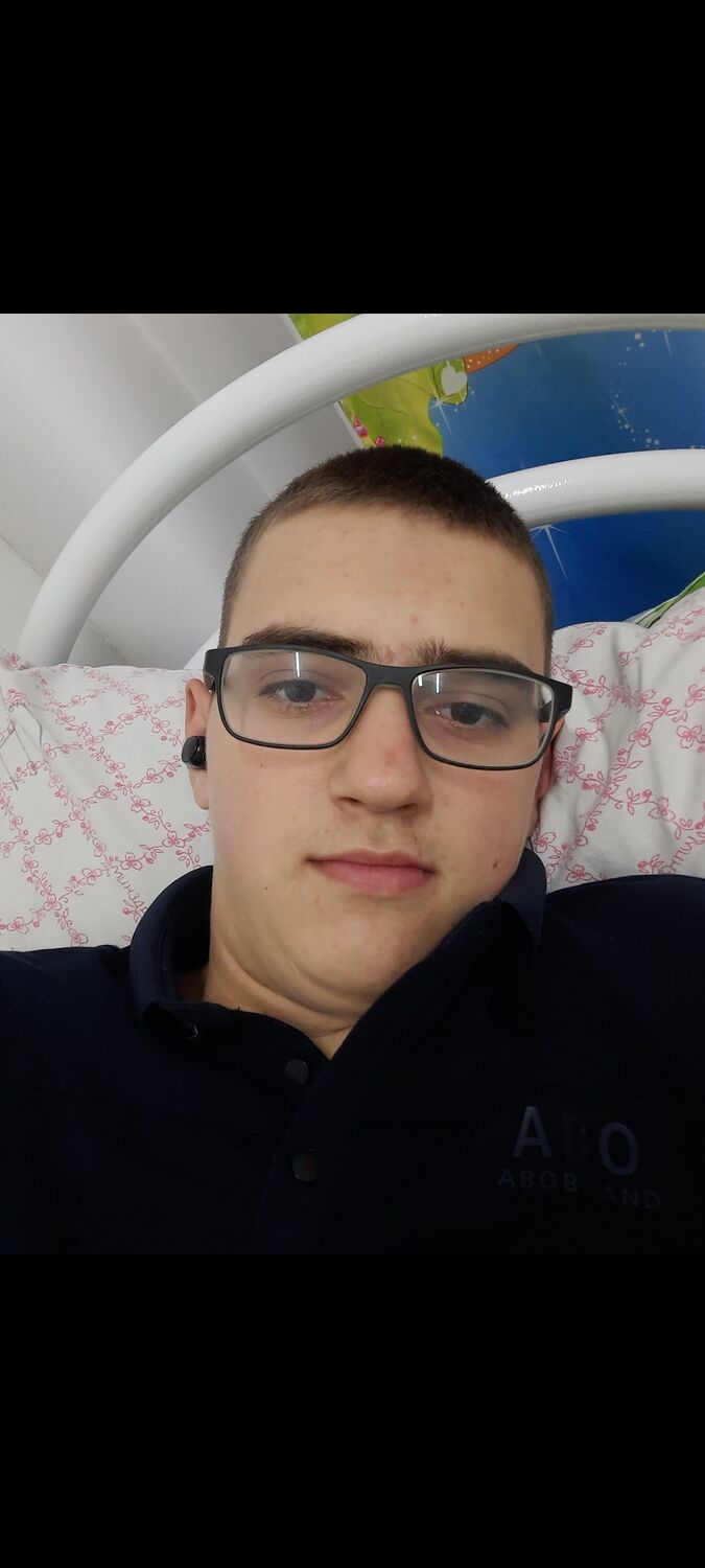  37714667  , 20 ,    
