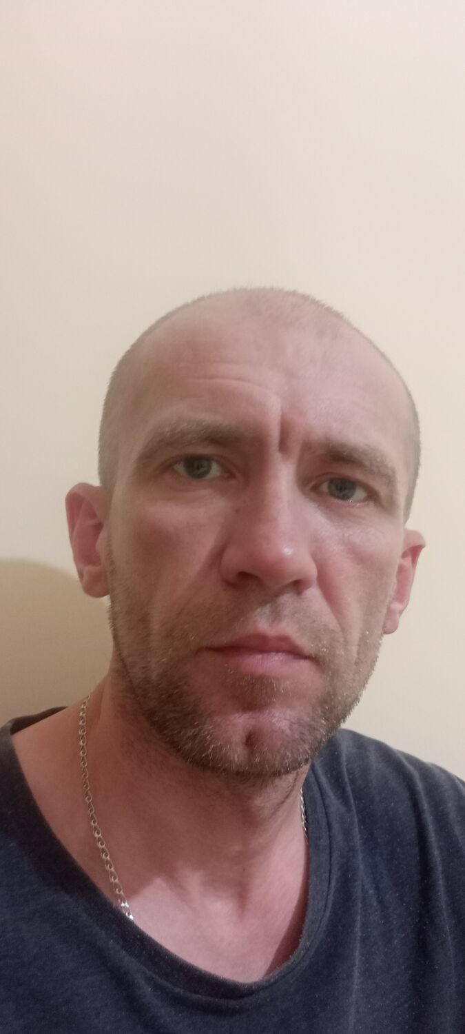  46928087  , 40 ,    