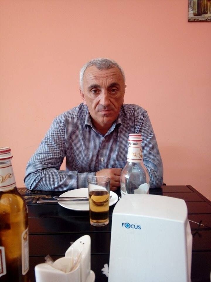  ,   Adolt, 55 ,   